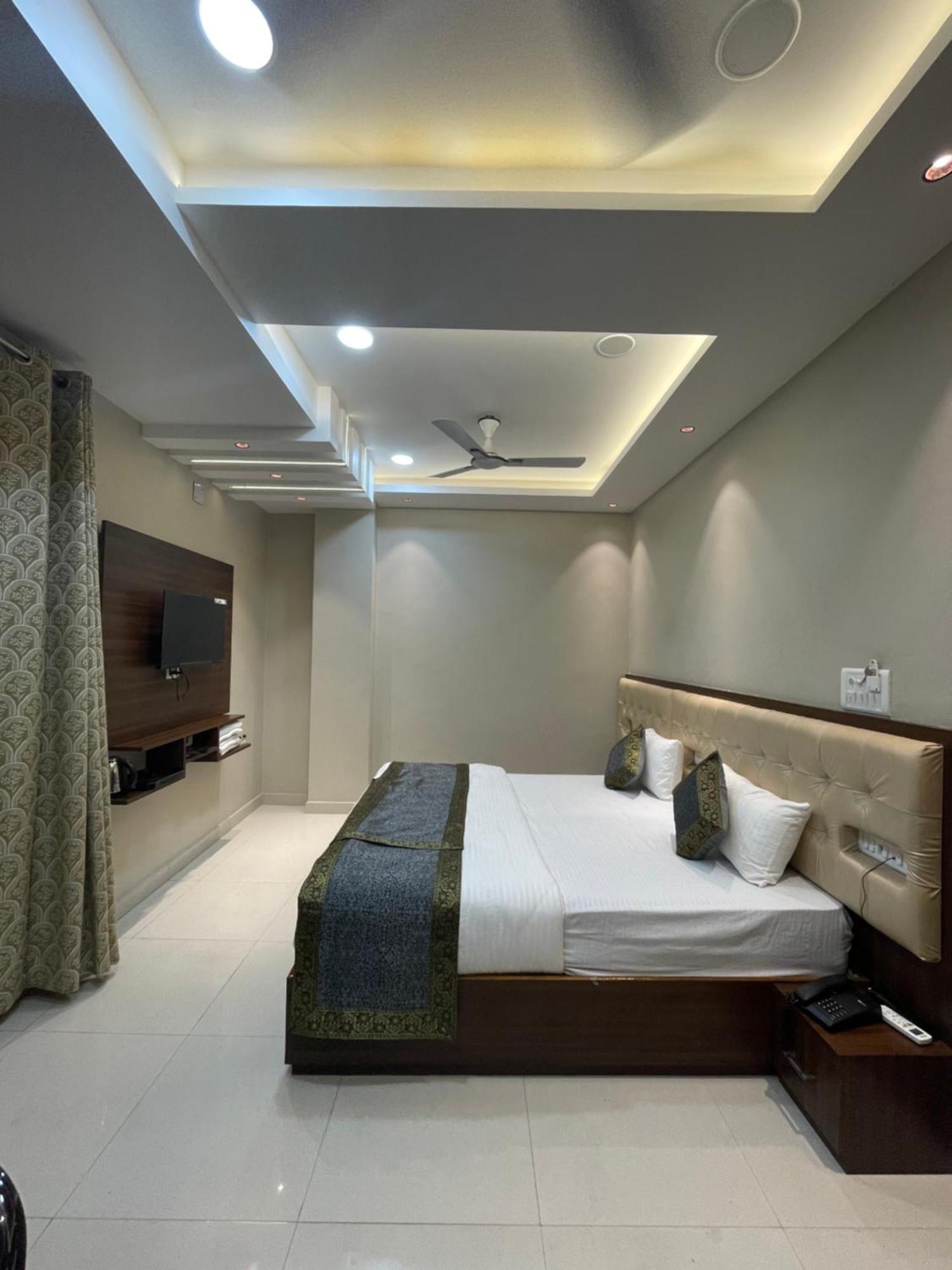 Vishwanath Hotel